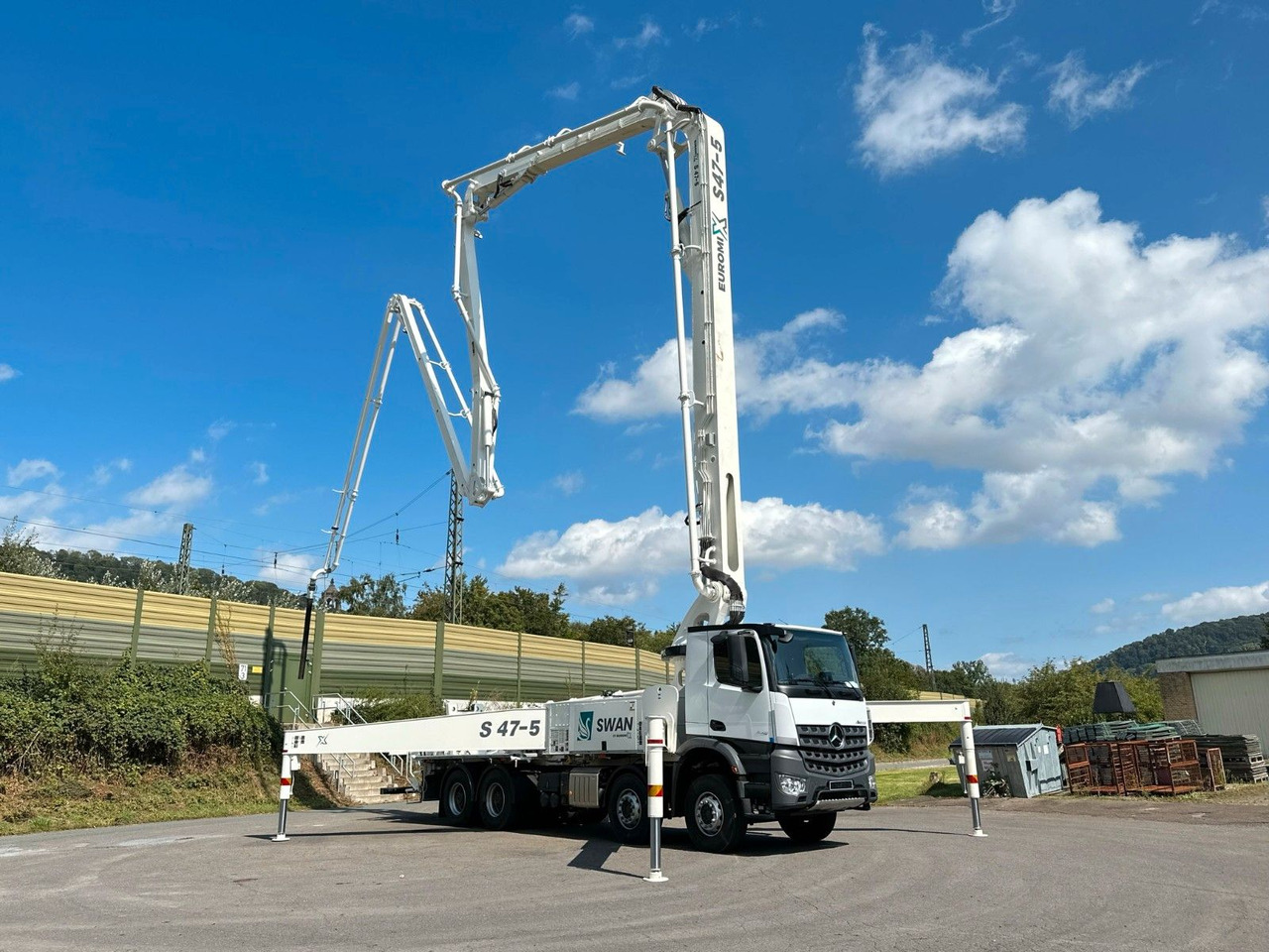 Mercedes-Benz Arocs 5 4142 8x4 SWAN TSP 47-5 160RZ ( 47m ) - Betongbil: bilde 1 Mercedes-Benz Arocs 5 4142 8x4 SWAN TSP 47-5 160RZ ( 47m ) - Betongbil: bilde 1