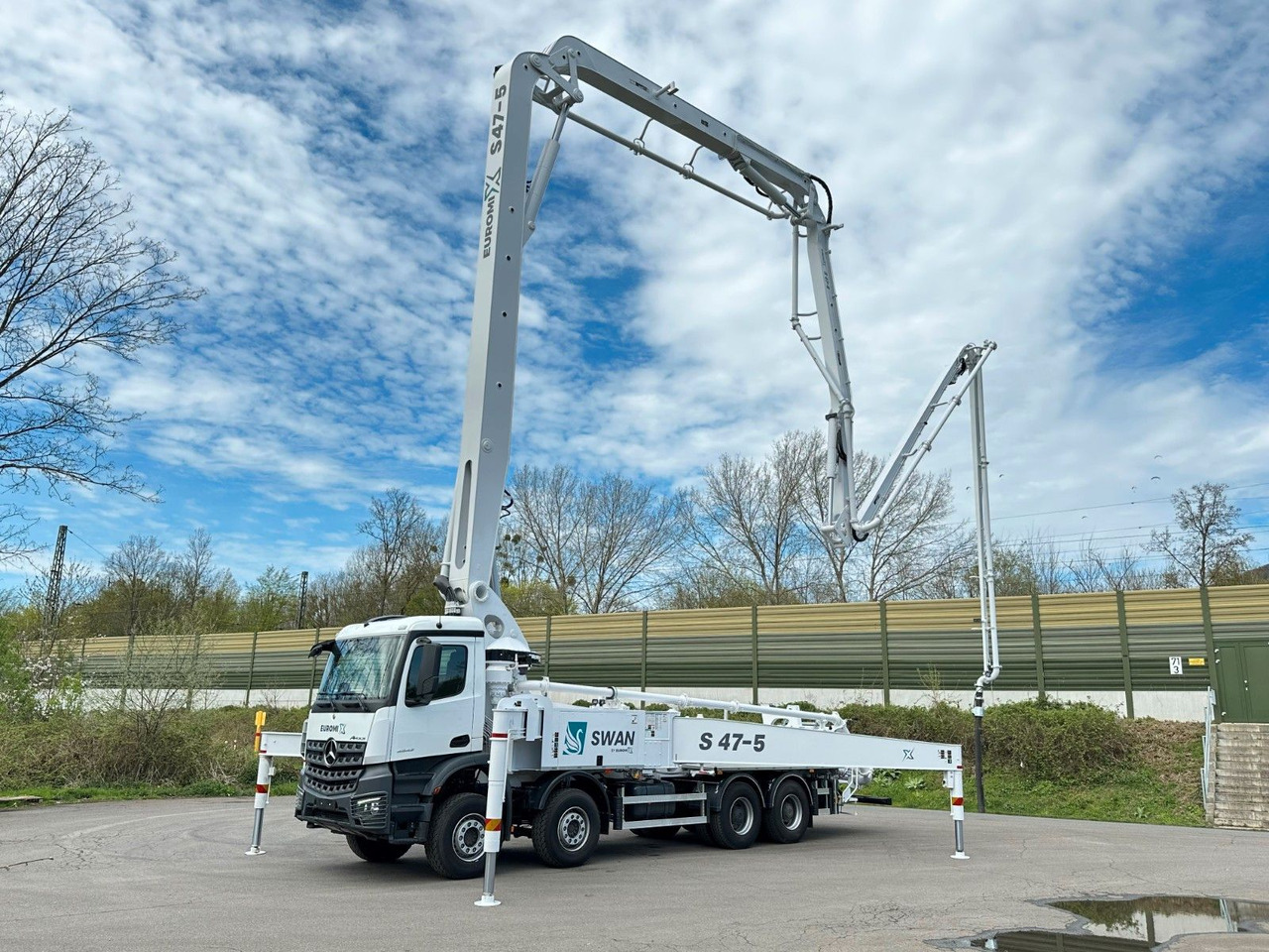 Mercedes-Benz Arocs 5 4542 8x4 SWAN TSP 47-5 160RZ ( 47m ) - Betongbil: bilde 1 Mercedes-Benz Arocs 5 4542 8x4 SWAN TSP 47-5 160RZ ( 47m ) - Betongbil: bilde 1