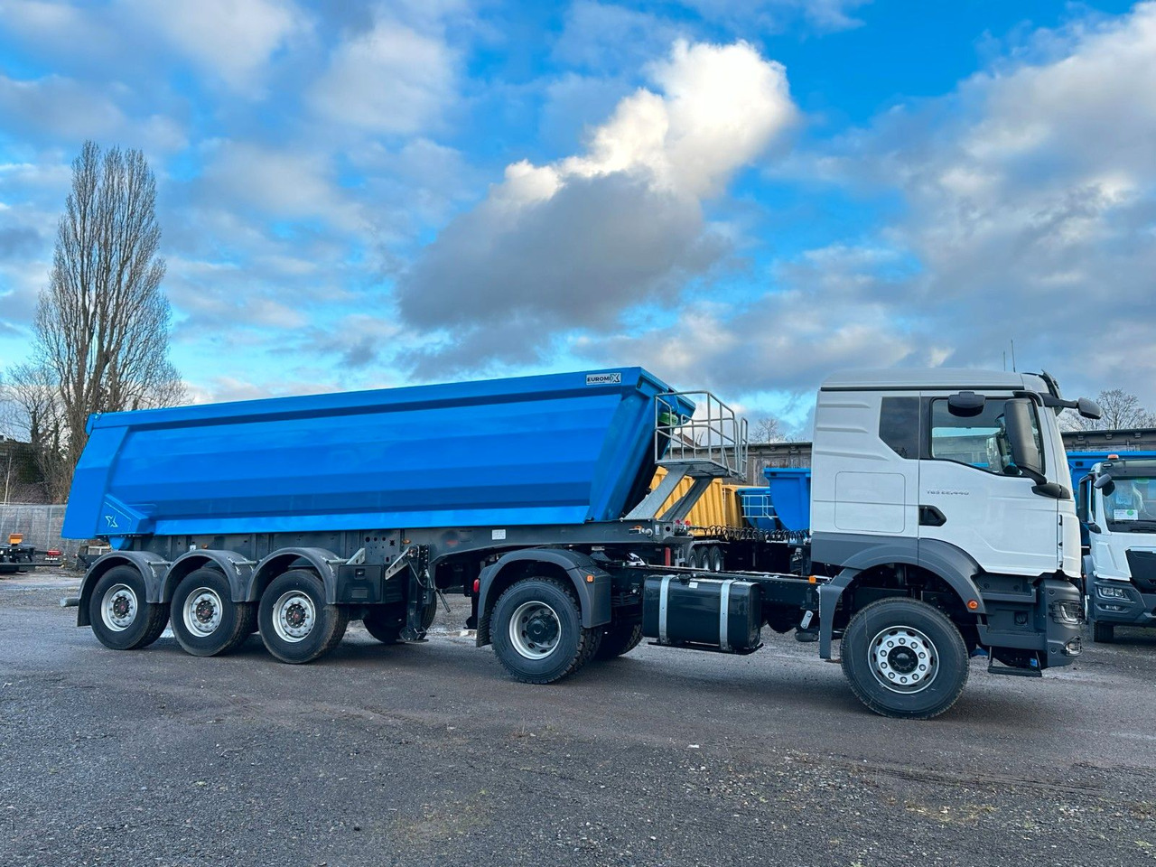 MAN TGS 22.440 4x2 Euro 2 EuromixMTP Kipper 27m³ MAN TGS 22.440 4x2 Euro 2 EuromixMTP Kipper 27m³ - Trekkvogn: bilde 3 MAN TGS 22.440 4x2 Euro 2 EuromixMTP Kipper 27m³ MAN TGS 22.440 4x2 Euro 2 EuromixMTP Kipper 27m³ - Trekkvogn: bilde 3