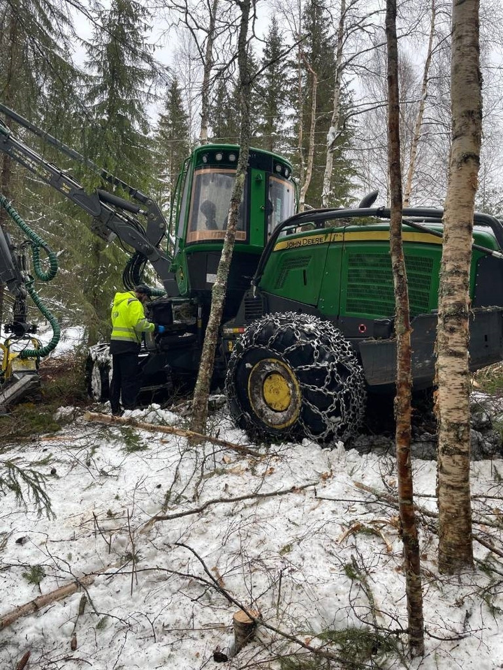 John Deere 1070 G  - Hogstmaskin: bilde 4 John Deere 1070 G  - Hogstmaskin: bilde 4
