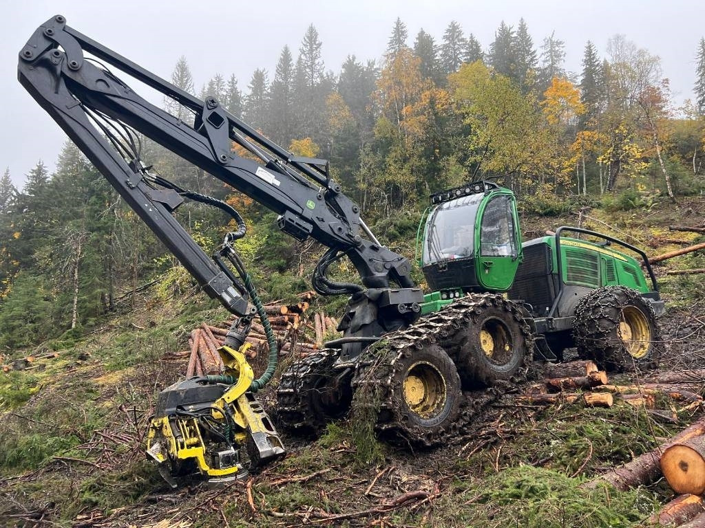 John Deere 1270 E - Hogstmaskin: bilde 1 John Deere 1270 E - Hogstmaskin: bilde 1