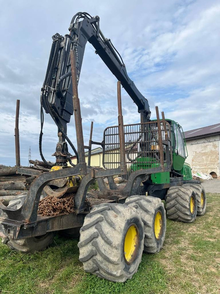 John Deere 810 E  - Lassbærer: bilde 1 John Deere 810 E  - Lassbærer: bilde 1