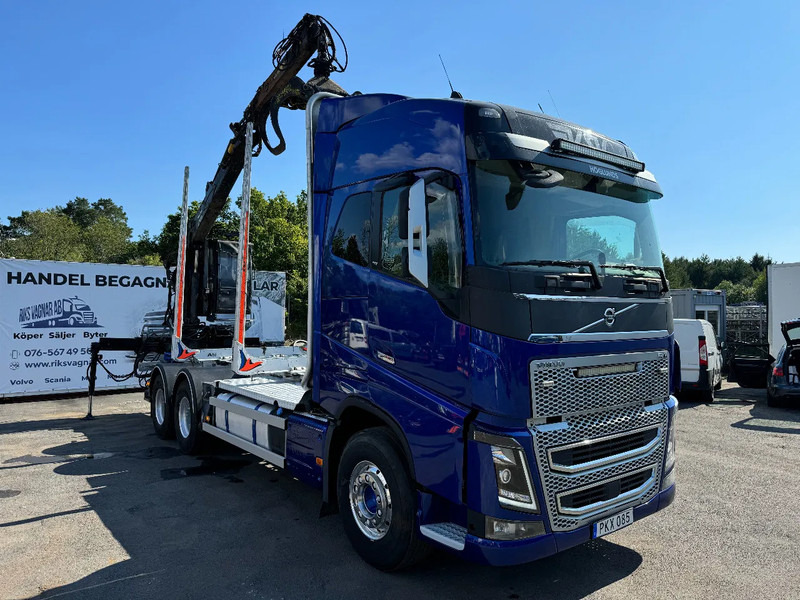 Volvo FH 6x4, Timber-truck + Jonsered 1080, 2017 - Tømmerbil, Kranbil: bilde 1 Volvo FH 6x4, Timber-truck + Jonsered 1080, 2017 - Tømmerbil, Kranbil: bilde 1
