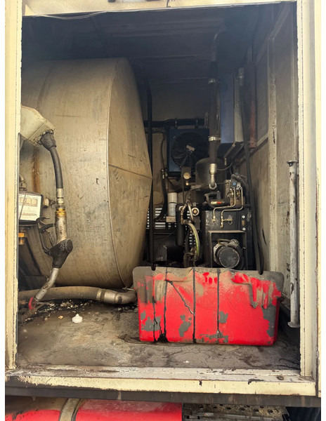 Scania P94-300 **BURTEC BITUM SPRAYER-BELGIAN TRUCK** - Lastebil: bilde 5 Scania P94-300 **BURTEC BITUM SPRAYER-BELGIAN TRUCK** - Lastebil: bilde 5