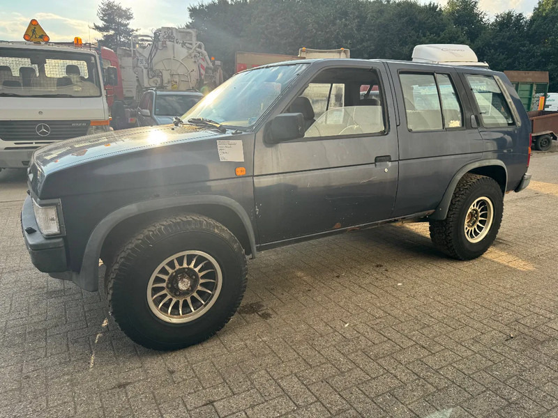 Nissan Terrano **4X4-DIESEL-LONG CHASSIS** - Personenbil: bilde 1 Nissan Terrano **4X4-DIESEL-LONG CHASSIS** - Personenbil: bilde 1