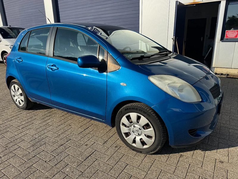 Toyota Yaris **PETROL-ESSENCE-AC** - Hatchback: bilde 3 Toyota Yaris **PETROL-ESSENCE-AC** - Hatchback: bilde 3