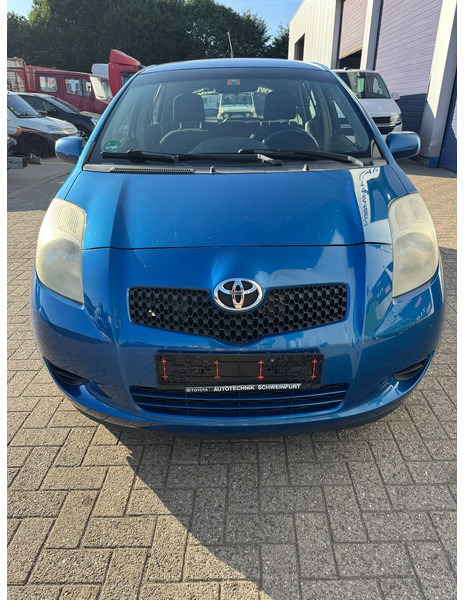 Toyota Yaris **PETROL-ESSENCE-AC** - Hatchback: bilde 2 Toyota Yaris **PETROL-ESSENCE-AC** - Hatchback: bilde 2
