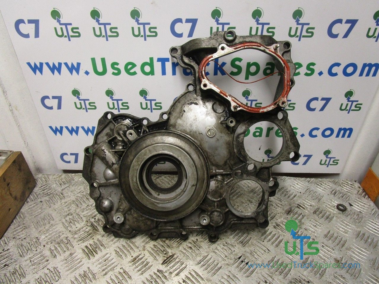 ISUZU NKR (4JJ1) OUTER TIMING COVER - Motor og deler for Lastebil: bilde 2 ISUZU NKR (4JJ1) OUTER TIMING COVER - Motor og deler for Lastebil: bilde 2