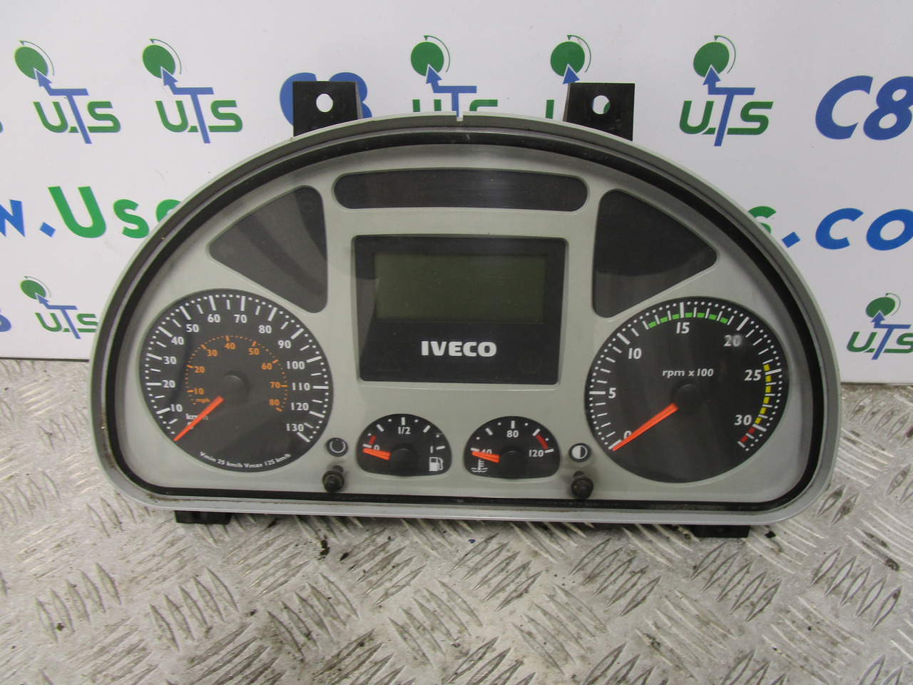 IVECO TECTOR CLOCK CLUSTER P/NO 504025357 - Elektrisk system for Lastebil: bilde 1 IVECO TECTOR CLOCK CLUSTER P/NO 504025357 - Elektrisk system for Lastebil: bilde 1