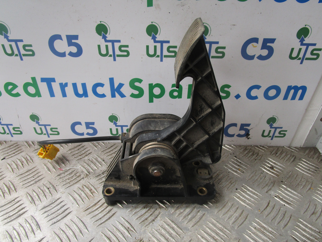 MERCEDES AXOR ACCELERATOR PEDAL P/NO A9413000104 - Førerhus og interiør for Lastebil: bilde 1 MERCEDES AXOR ACCELERATOR PEDAL P/NO A9413000104 - Førerhus og interiør for Lastebil: bilde 1