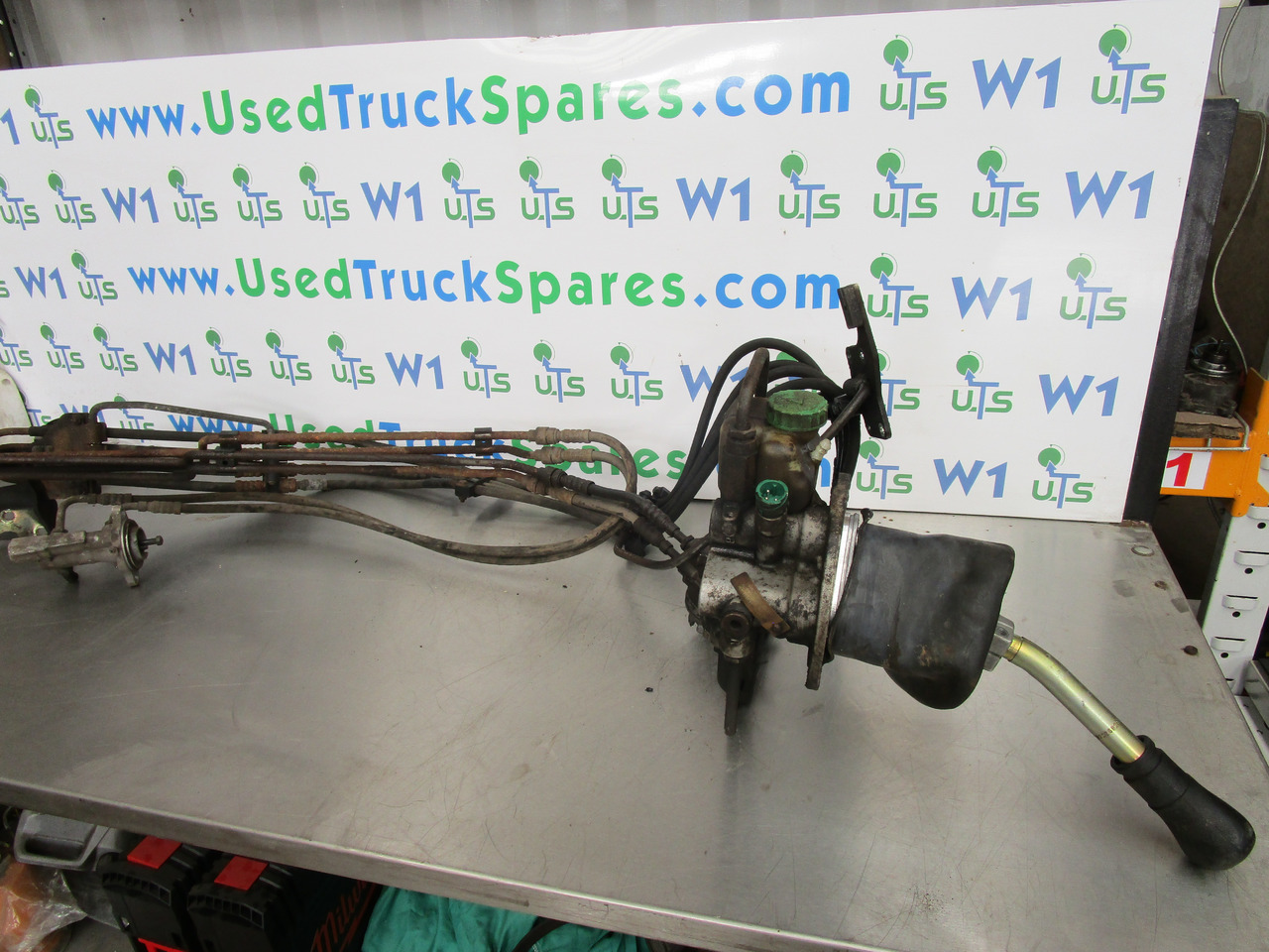 MERCEDES AXOR HYDRAULIC GEARCHANGE 9 SPEED - Førerhus og interiør for Lastebil: bilde 1 MERCEDES AXOR HYDRAULIC GEARCHANGE 9 SPEED - Førerhus og interiør for Lastebil: bilde 1