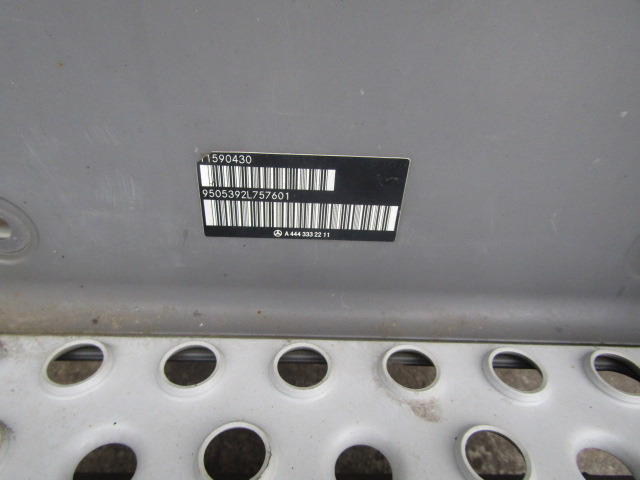 MERCEDES AXOR PASSENGER SIDE CAB STEP - Førerhus og interiør for Lastebil: bilde 3 MERCEDES AXOR PASSENGER SIDE CAB STEP - Førerhus og interiør for Lastebil: bilde 3