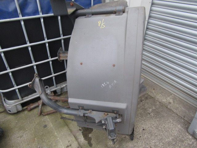 MERCEDES AXOR REAR CAB MUDGUARD & STAYS PASSENGER SIDE COMPLETE - Karosseri og eksteriør for Lastebil: bilde 2 MERCEDES AXOR REAR CAB MUDGUARD & STAYS PASSENGER SIDE COMPLETE - Karosseri og eksteriør for Lastebil: bilde 2