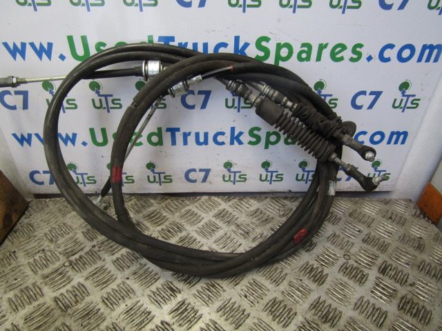 MITSUBISHI FUSO GEARCHANGE CABLES (2) FOR 6 SPEED ZF65 420 GEARBOX - Førerhus og interiør for Lastebil: bilde 2 MITSUBISHI FUSO GEARCHANGE CABLES (2) FOR 6 SPEED ZF65 420 GEARBOX - Førerhus og interiør for Lastebil: bilde 2