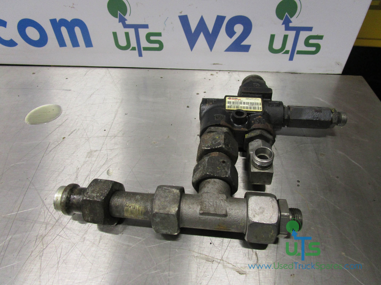 SCHMIDT SWINGO 200 POWER STEERING PRIORITY VALVE P/NO 152B8266 - Styring for Utility-/ Spesiell maskin: bilde 1 SCHMIDT SWINGO 200 POWER STEERING PRIORITY VALVE P/NO 152B8266 - Styring for Utility-/ Spesiell maskin: bilde 1