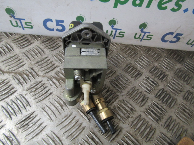 VOLVO FE HAND BRAKE CONTROL UNIT WABCO 20763929 - Elektrisk system for Lastebil: bilde 2 VOLVO FE HAND BRAKE CONTROL UNIT WABCO 20763929 - Elektrisk system for Lastebil: bilde 2