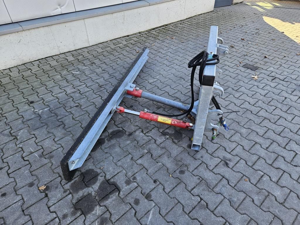 Fliegl Gummi-Schiebeschild - Frontlaster for traktor: bilde 4 Fliegl Gummi-Schiebeschild - Frontlaster for traktor: bilde 4