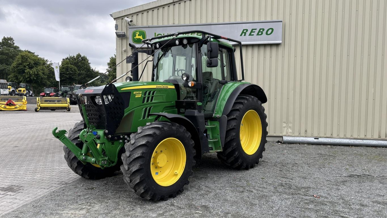John Deere 6120M - Kommunale traktor: bilde 1 John Deere 6120M - Kommunale traktor: bilde 1