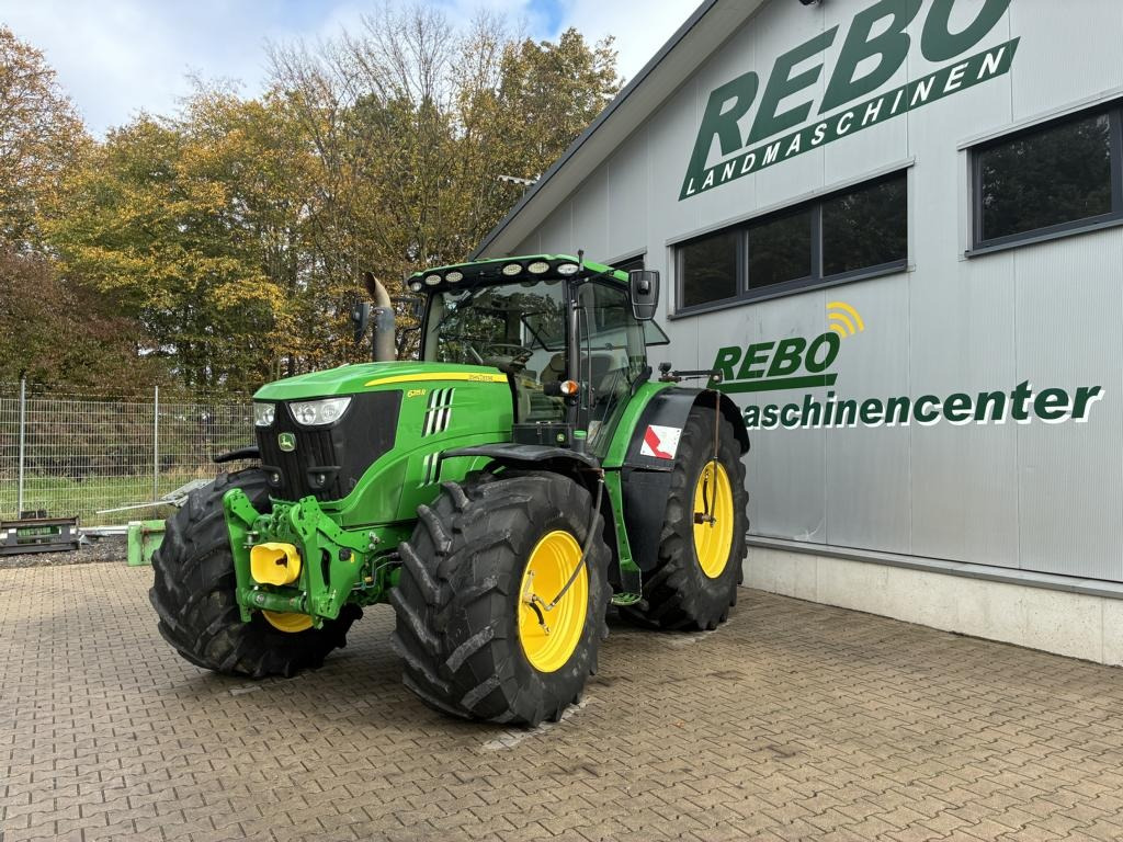 John Deere 6215R - Traktor: bilde 1 John Deere 6215R - Traktor: bilde 1