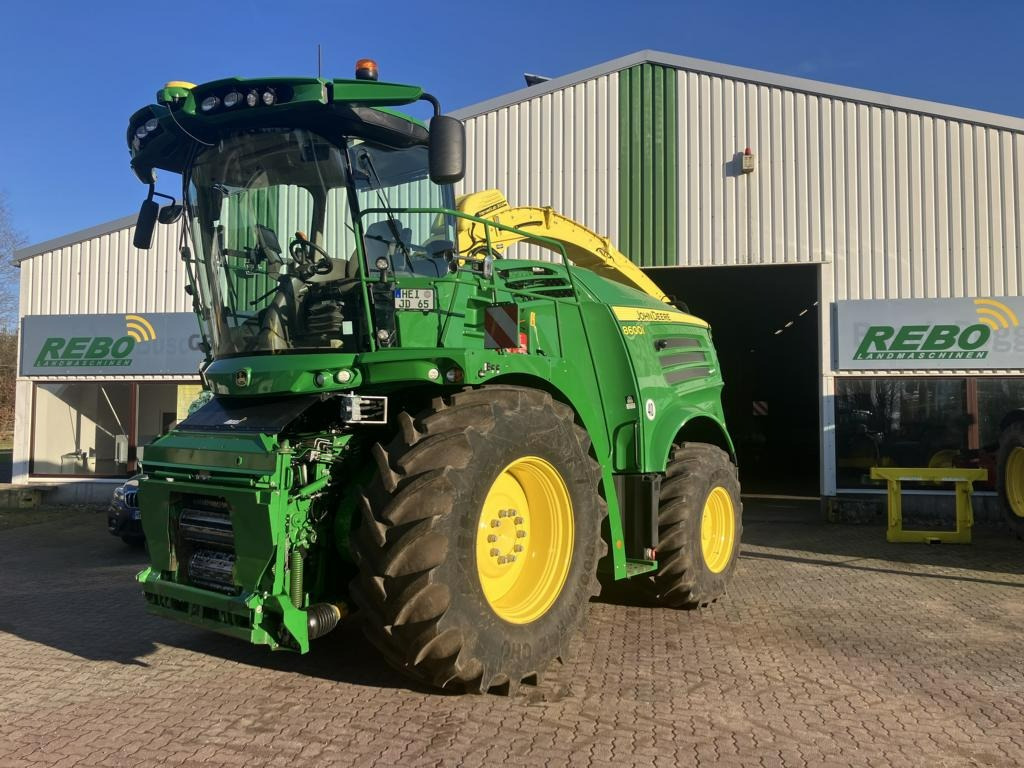 John Deere 8600 FELDHÄCKSLER - Tresker: bilde 1 John Deere 8600 FELDHÄCKSLER - Tresker: bilde 1