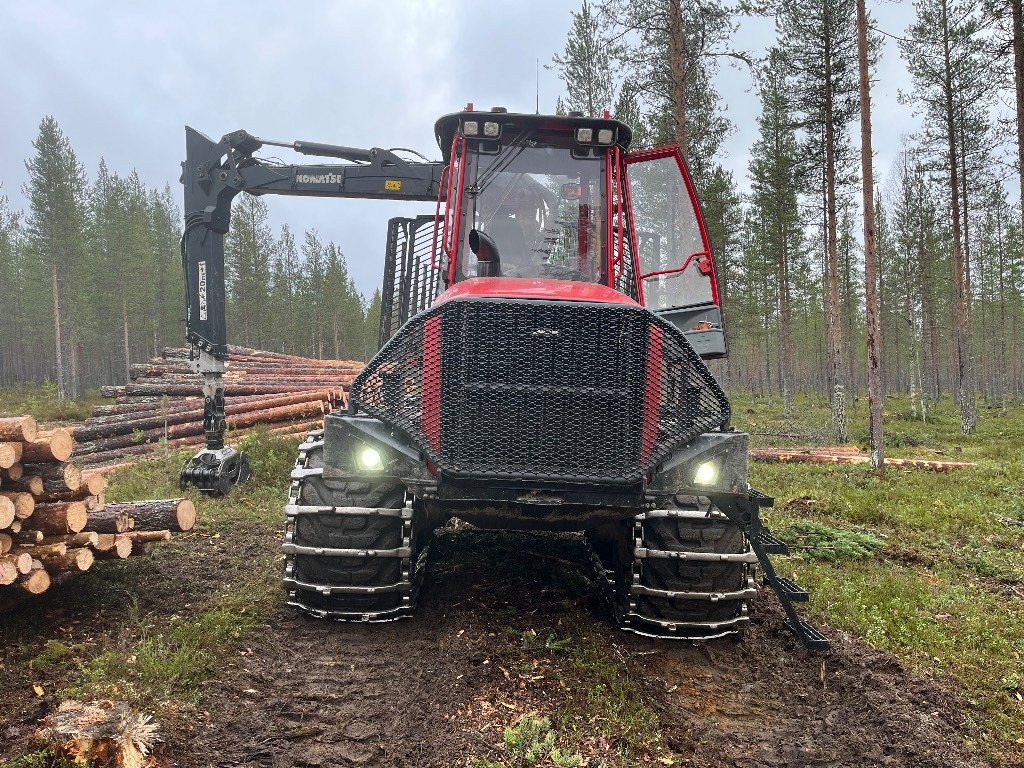 Komatsu 875 - Lassbærer: bilde 1 Komatsu 875 - Lassbærer: bilde 1