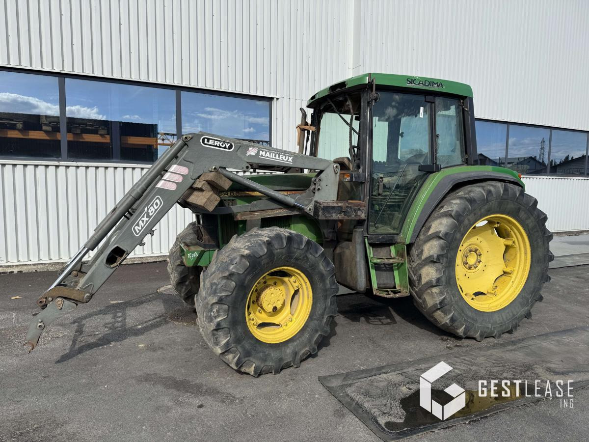 John Deere 6400 4RM - Traktor: bilde 1 John Deere 6400 4RM - Traktor: bilde 1
