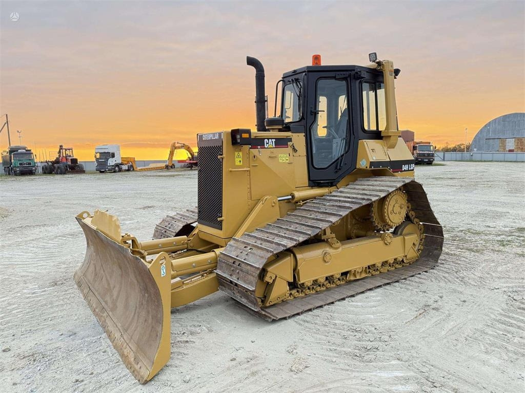 CAT D4H LGP USA MADE - Bulldozer: bilde 1 CAT D4H LGP USA MADE - Bulldozer: bilde 1