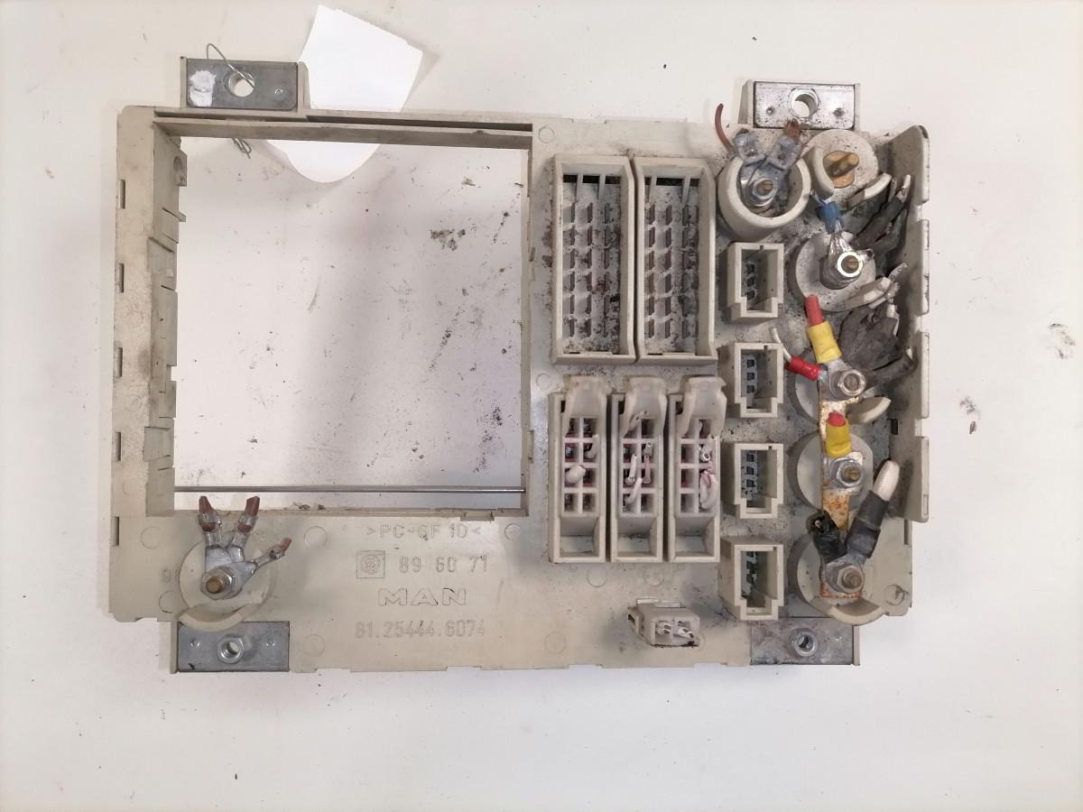 MAN Kaitsmepaneel 81254446074 - Sikring for Lastebil: bilde 4 MAN Kaitsmepaneel 81254446074 - Sikring for Lastebil: bilde 4