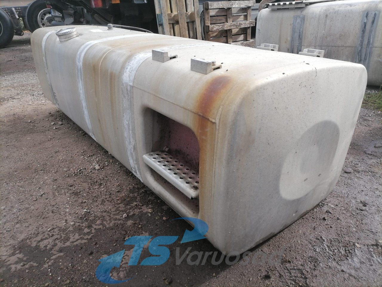 MAN Kütusepaak 710L 81122015712 - Drivstofftank for Lastebil: bilde 2 MAN Kütusepaak 710L 81122015712 - Drivstofftank for Lastebil: bilde 2
