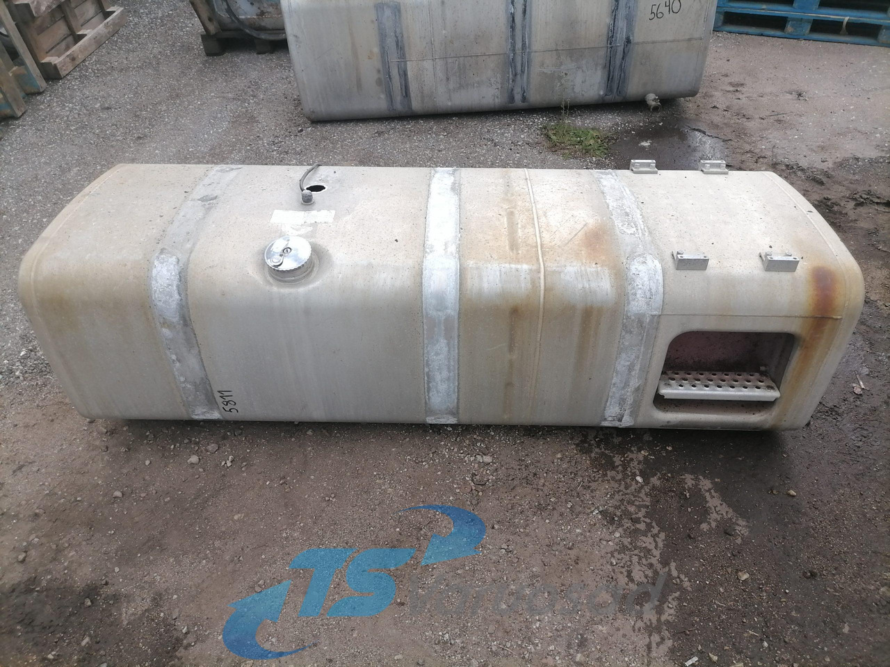 MAN Kütusepaak 710L 81122015712 - Drivstofftank for Lastebil: bilde 1 MAN Kütusepaak 710L 81122015712 - Drivstofftank for Lastebil: bilde 1