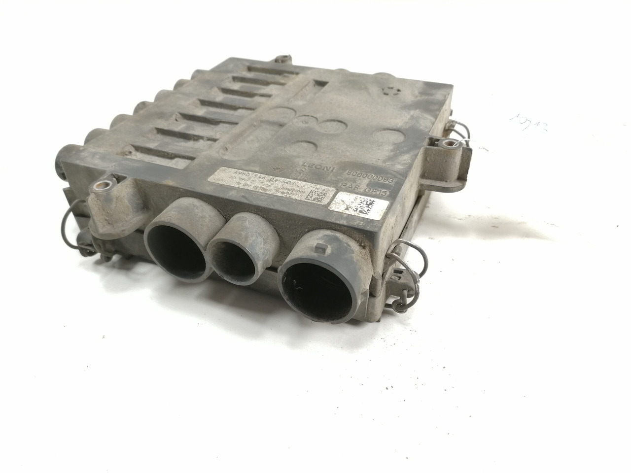 Mercedes-Benz Juhtmestiku harukarp A9605460440 - Sikring for Lastebil: bilde 2 Mercedes-Benz Juhtmestiku harukarp A9605460440 - Sikring for Lastebil: bilde 2