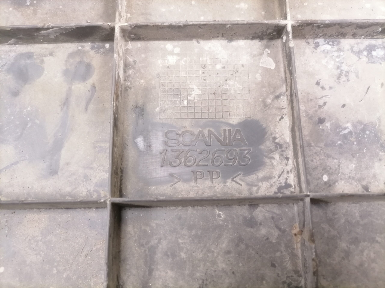 Scania Battery cover 1362693 - Batteri for Lastebil: bilde 4 Scania Battery cover 1362693 - Batteri for Lastebil: bilde 4