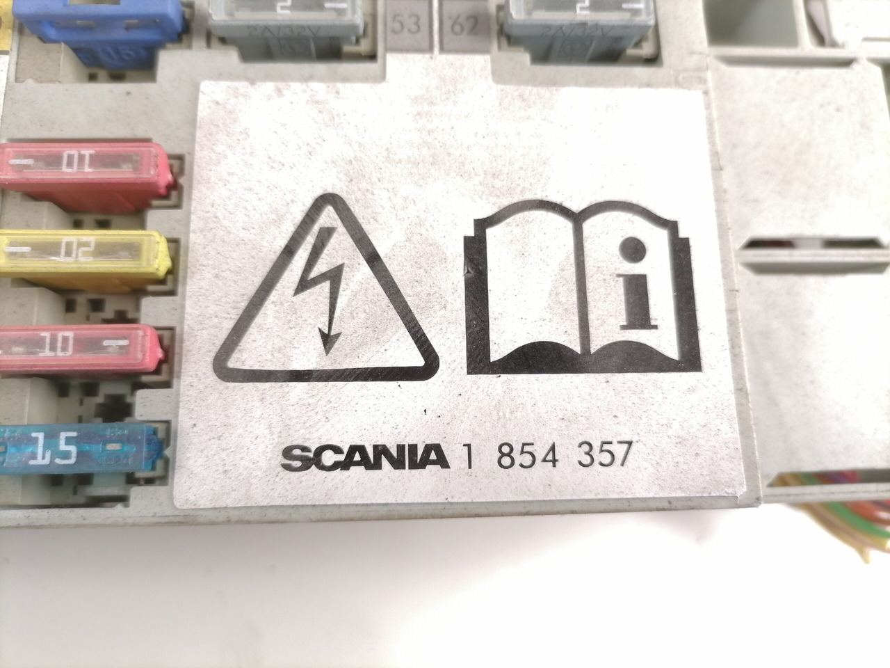 Scania Central electric unit 1854357 - Sikring for Lastebil: bilde 4 Scania Central electric unit 1854357 - Sikring for Lastebil: bilde 4