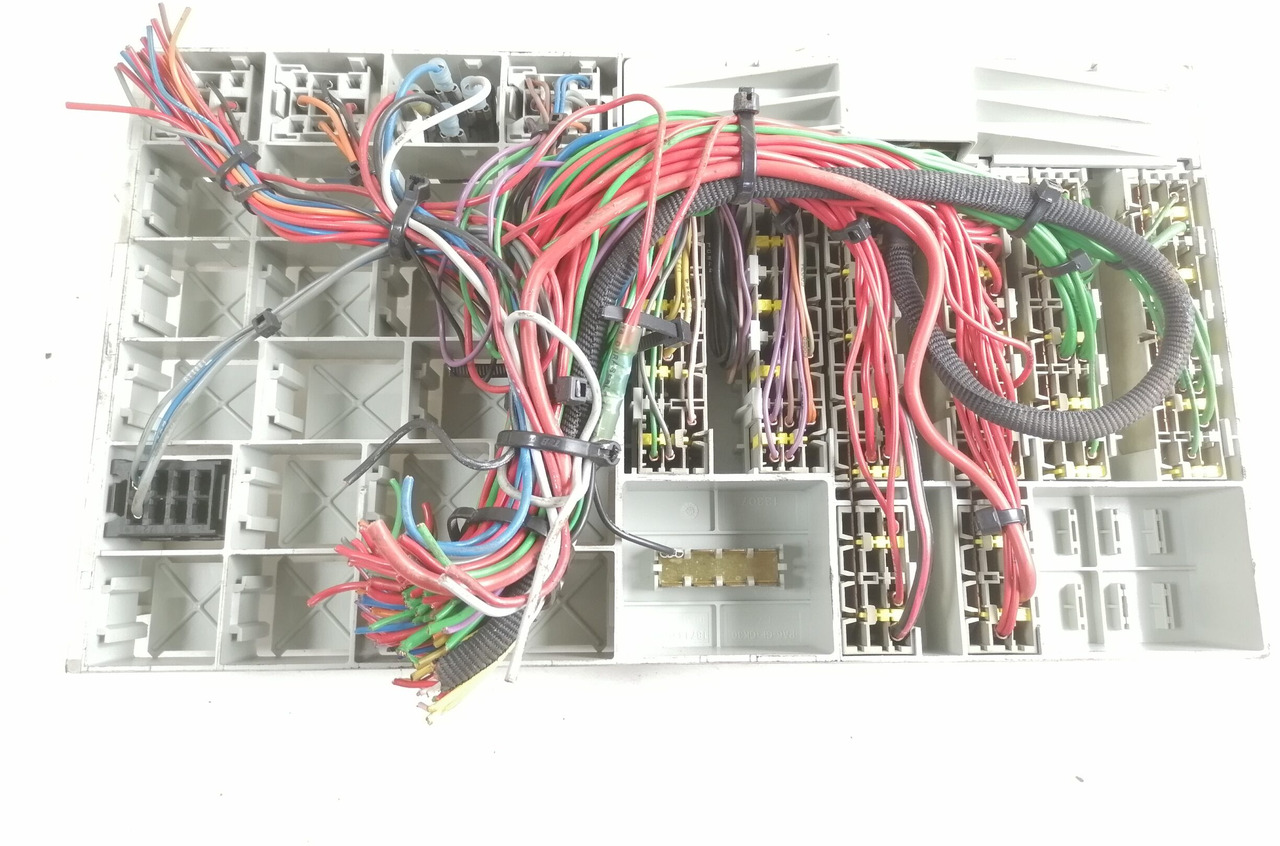 Scania Central electric unit 1854357 - Sikring for Lastebil: bilde 5 Scania Central electric unit 1854357 - Sikring for Lastebil: bilde 5