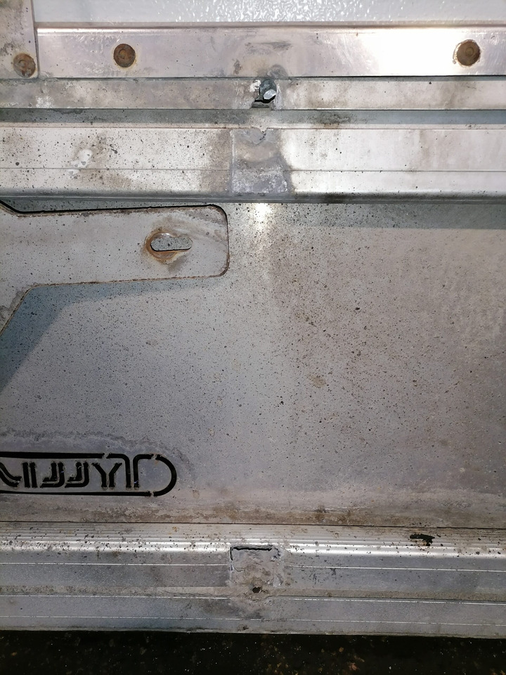 Scania Scania akukasti esine kate - - Aerodynamikk/ Spoiler for Lastebil: bilde 5 Scania Scania akukasti esine kate - - Aerodynamikk/ Spoiler for Lastebil: bilde 5