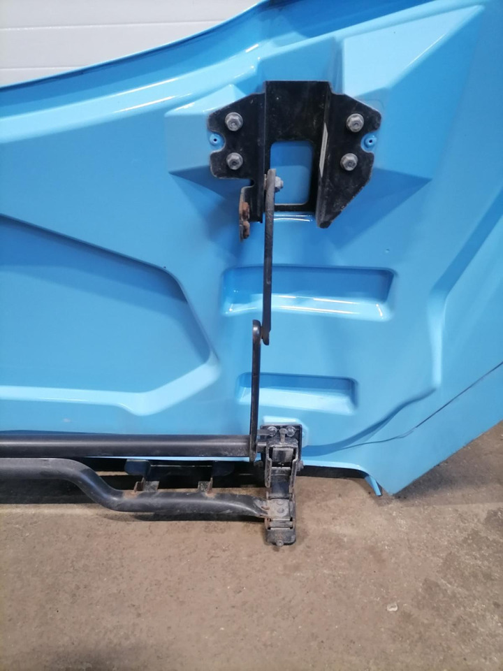 Scania Scania cab wind deflector, roof 2390522 - Aerodynamikk/ Spoiler for Lastebil: bilde 5 Scania Scania cab wind deflector, roof 2390522 - Aerodynamikk/ Spoiler for Lastebil: bilde 5