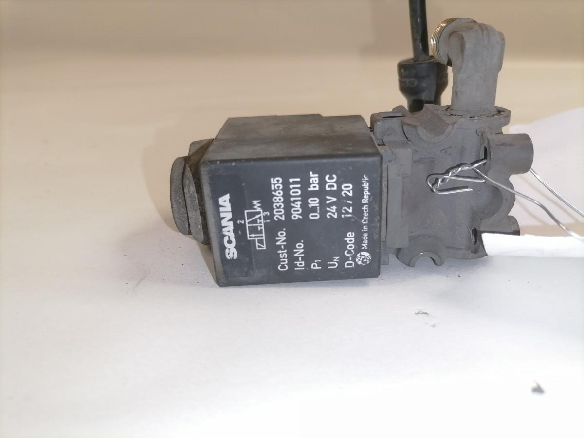 Scania Solenoid valve 2038655 - Bremseventil for Lastebil: bilde 2 Scania Solenoid valve 2038655 - Bremseventil for Lastebil: bilde 2