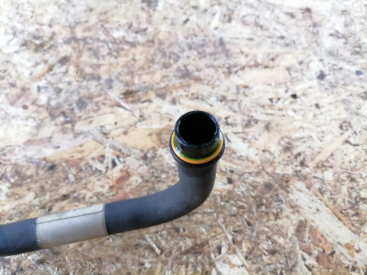 Volvo A/C pipe 20498305 - Varme/ Ventilasjon for Lastebil: bilde 3 Volvo A/C pipe 20498305 - Varme/ Ventilasjon for Lastebil: bilde 3