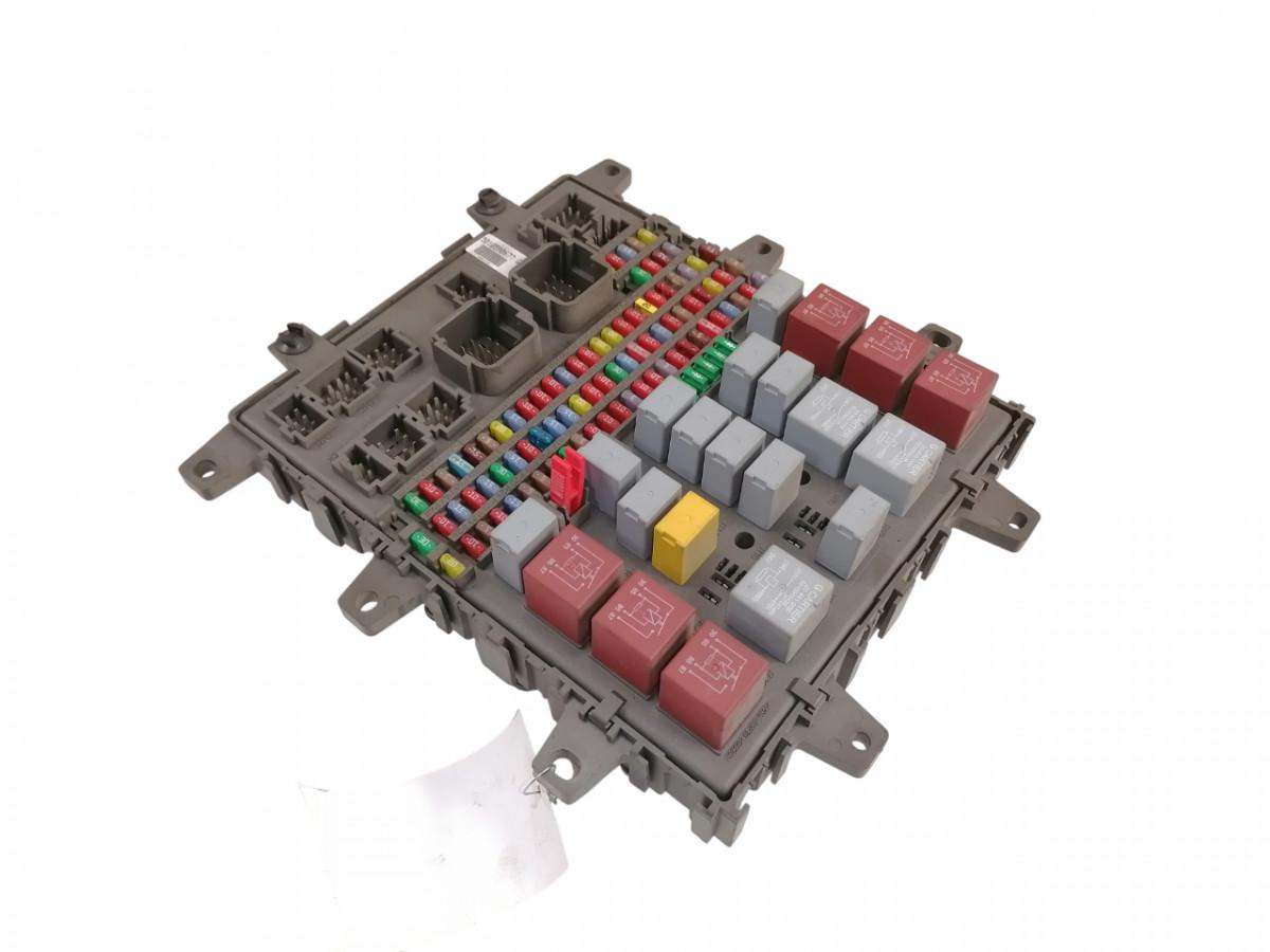 Volvo Central electric unit 5010590677 - Sikring for Lastebil: bilde 1 Volvo Central electric unit 5010590677 - Sikring for Lastebil: bilde 1
