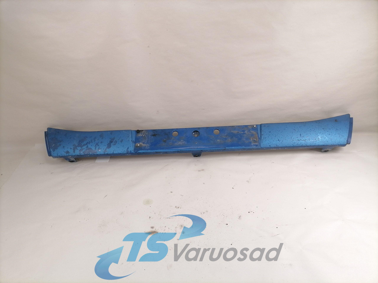 Volvo Front bumper cover plastic 82090733 - Aerodynamikk/ Spoiler for Lastebil: bilde 1 Volvo Front bumper cover plastic 82090733 - Aerodynamikk/ Spoiler for Lastebil: bilde 1