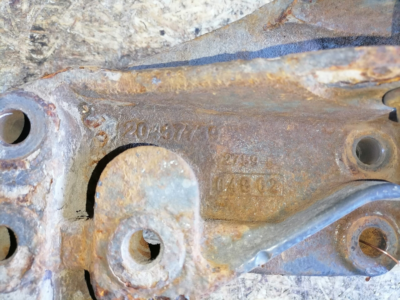 Volvo Kabiini kandur, tagumine 20467739 - Førerhusfjæring for Lastebil: bilde 4 Volvo Kabiini kandur, tagumine 20467739 - Førerhusfjæring for Lastebil: bilde 4