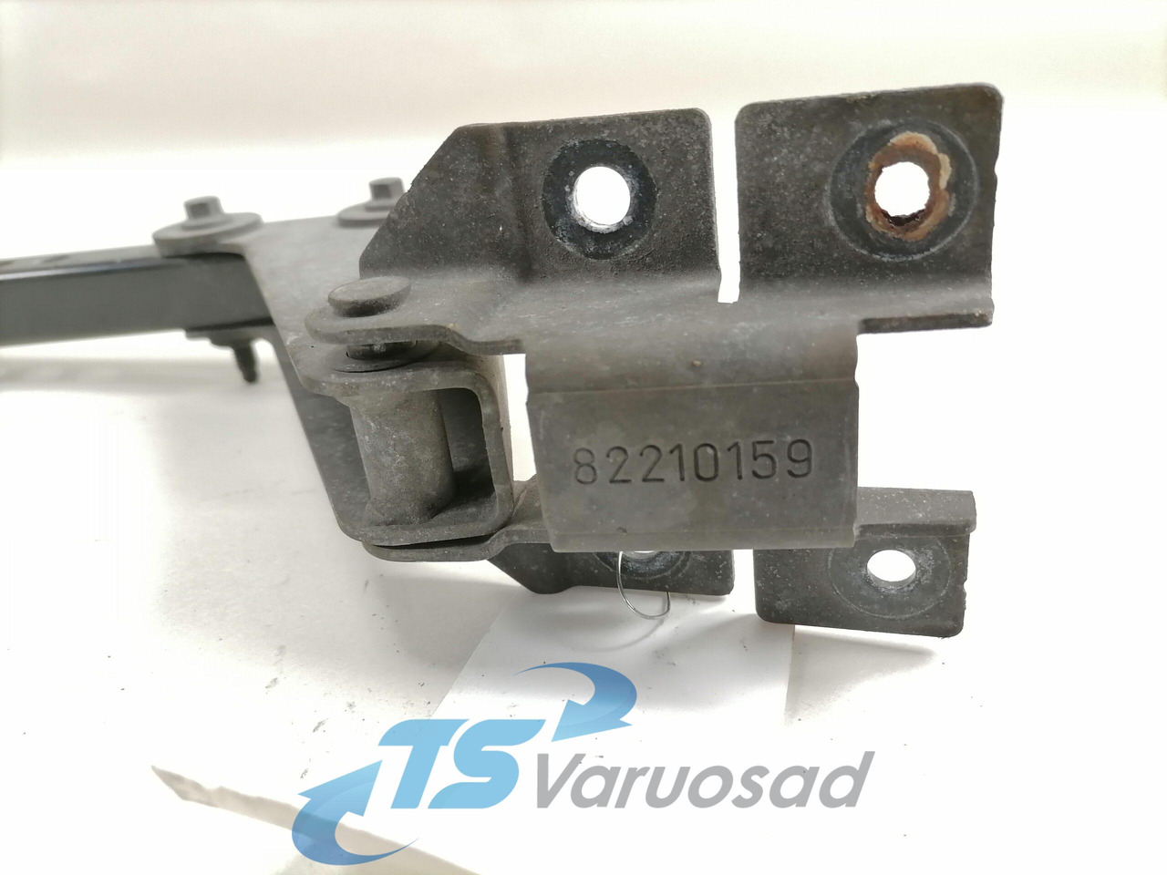 Volvo Kabiini tuulesuunaja kandur 82210159 - Aerodynamikk/ Spoiler for Lastebil: bilde 3 Volvo Kabiini tuulesuunaja kandur 82210159 - Aerodynamikk/ Spoiler for Lastebil: bilde 3