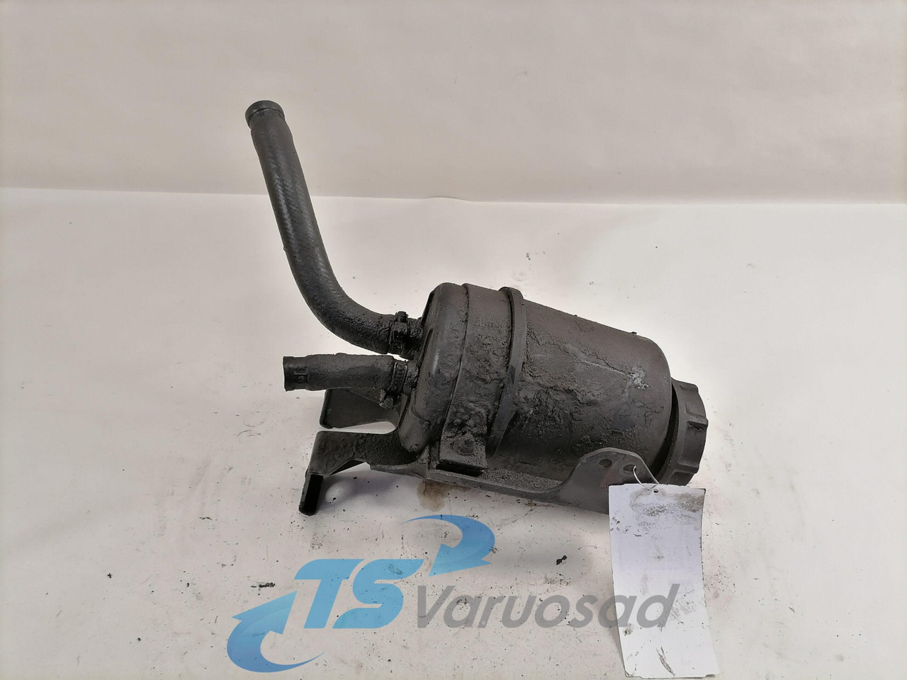 Volvo Steering oil tank+ bracket 20479764 - Servoslange for Lastebil: bilde 1 Volvo Steering oil tank+ bracket 20479764 - Servoslange for Lastebil: bilde 1