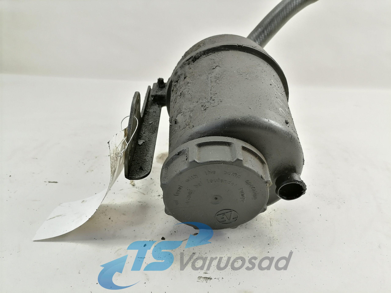 Volvo Steering oil tank+ bracket 20479764 - Servoslange for Lastebil: bilde 3 Volvo Steering oil tank+ bracket 20479764 - Servoslange for Lastebil: bilde 3