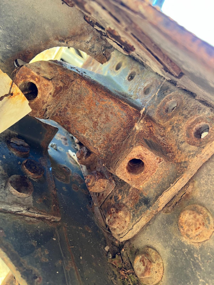 Volvo V-rod bracket 20393738 - Aksel og deler for Lastebil: bilde 1 Volvo V-rod bracket 20393738 - Aksel og deler for Lastebil: bilde 1