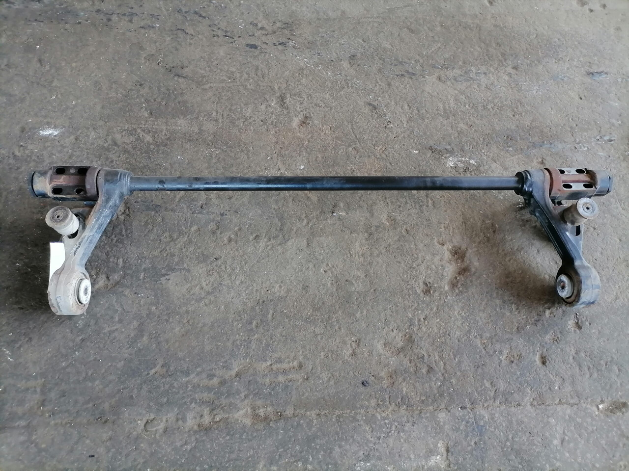 Volvo Volvo FH kabiini torsioonvarras 3198853 - Førerhusfjæring for Lastebil: bilde 2 Volvo Volvo FH kabiini torsioonvarras 3198853 - Førerhusfjæring for Lastebil: bilde 2