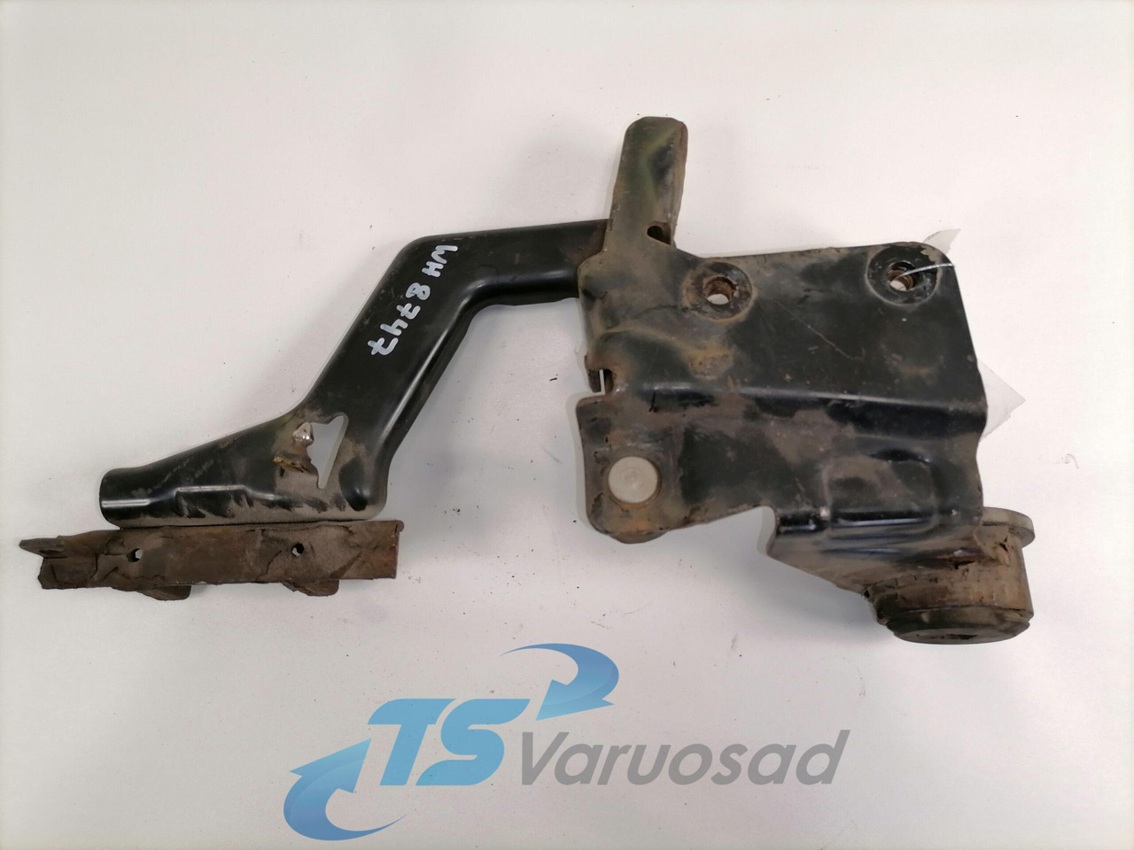 Volvo lower grille carrier hinge 20545094 - Grill for Lastebil: bilde 3 Volvo lower grille carrier hinge 20545094 - Grill for Lastebil: bilde 3