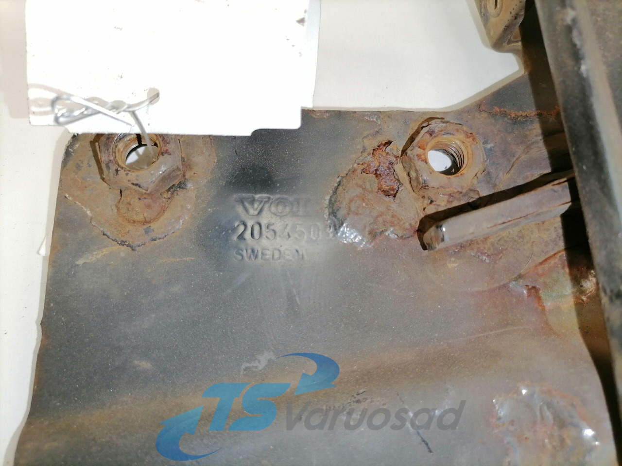 Volvo lower grille carrier hinge 20545094 - Grill for Lastebil: bilde 2 Volvo lower grille carrier hinge 20545094 - Grill for Lastebil: bilde 2