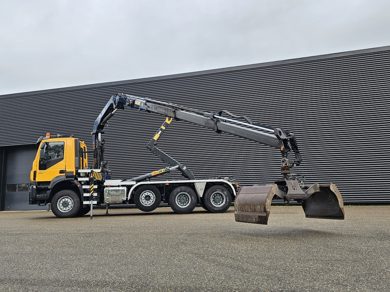 Iveco TRAKKER 380 8X6 / EURO 6 / CRANE + HOOKLIFT - Krokbil, Kranbil: bilde 4 Iveco TRAKKER 380 8X6 / EURO 6 / CRANE + HOOKLIFT - Krokbil, Kranbil: bilde 4