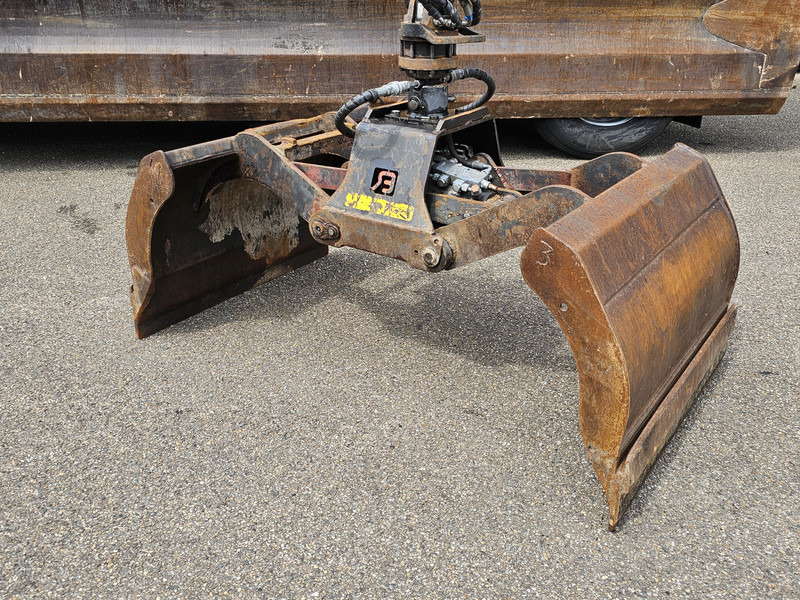 Tatra T158/II 6X6 / HMF Z CRANE + 2 SIDE TIPPER - Tippbil, Kranbil: bilde 5 Tatra T158/II 6X6 / HMF Z CRANE + 2 SIDE TIPPER - Tippbil, Kranbil: bilde 5